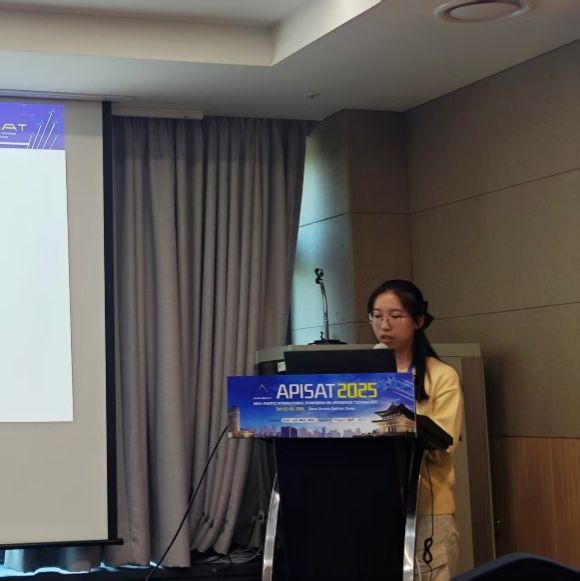882B